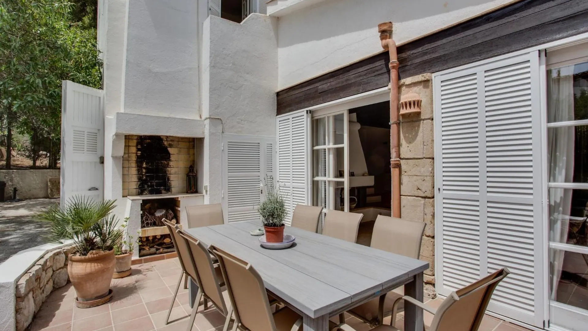 Villa In Mallorca Near Font De Sa Cala Beach ספרד